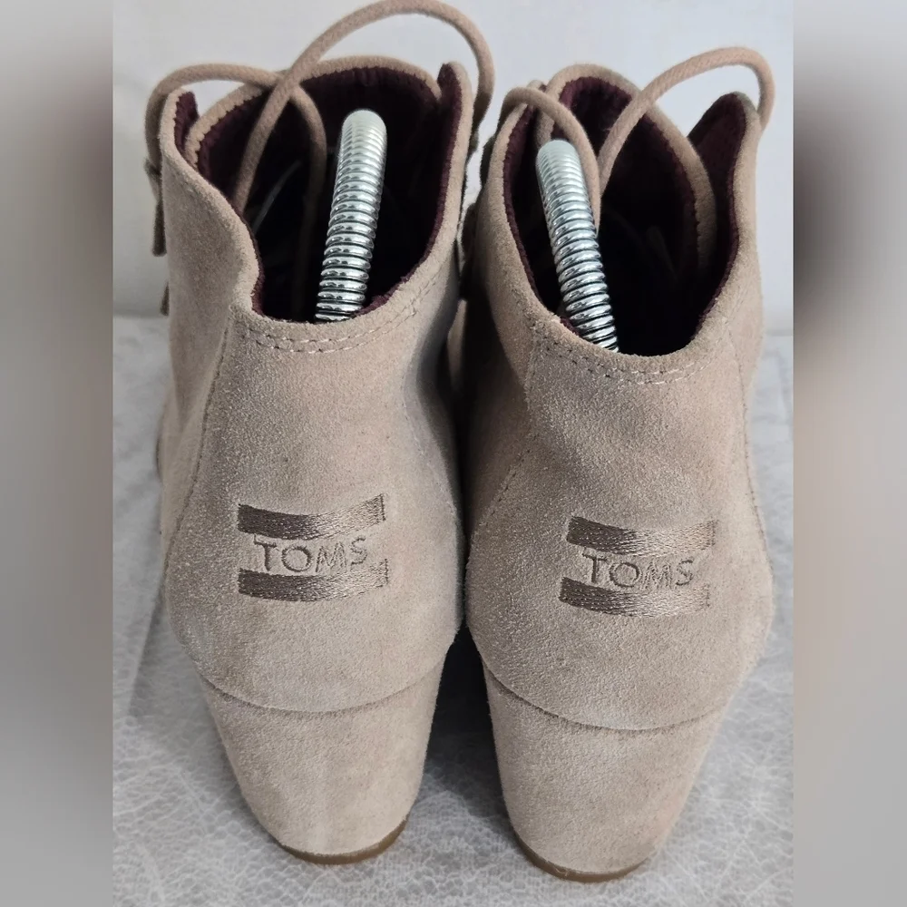 Toms Original One For One Suede Ankle Boots 10 Oatmeal